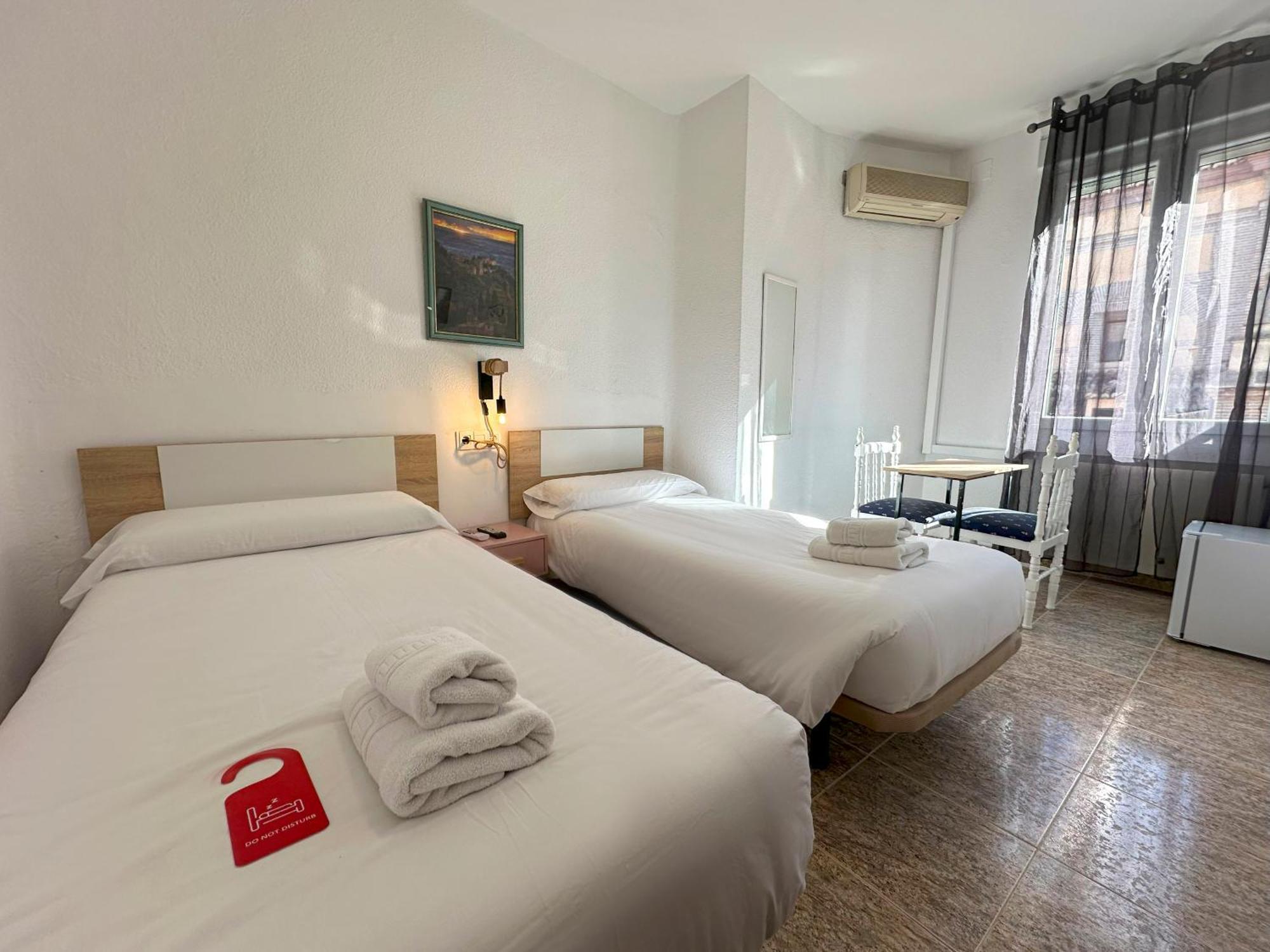 Pension Recogidas Granada Bagian luar foto