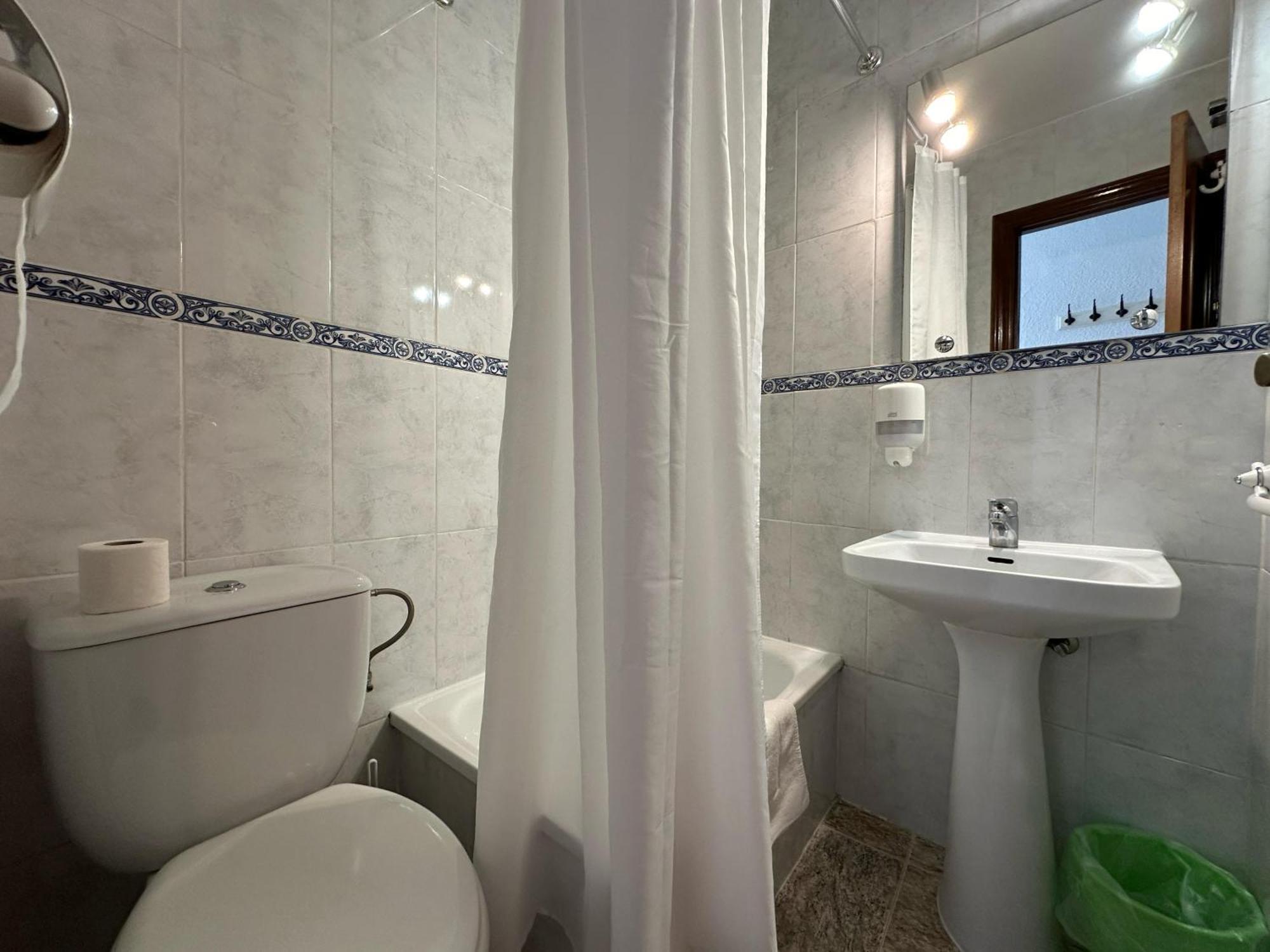Pension Recogidas Granada Bagian luar foto