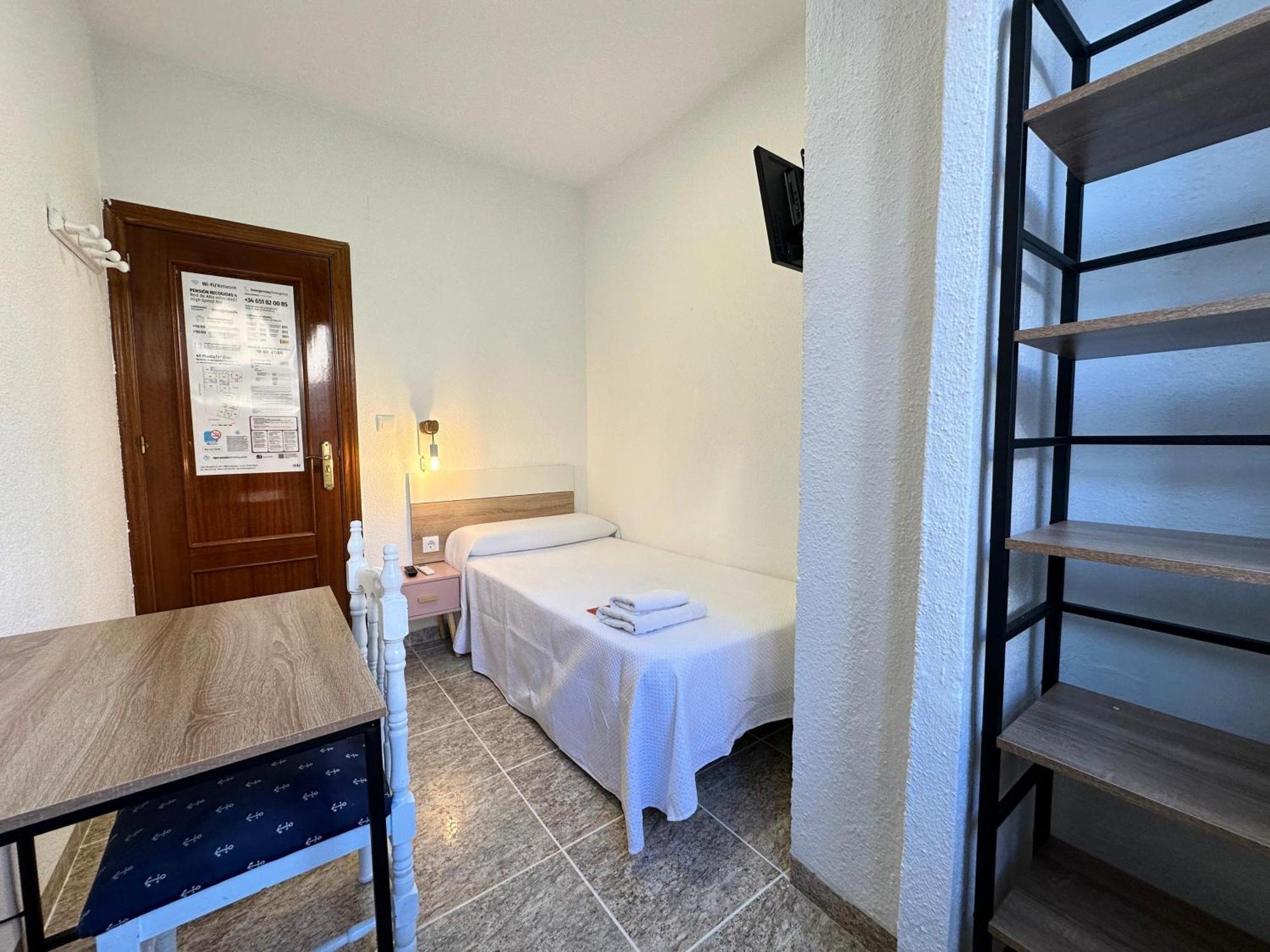 Pension Recogidas Granada Bagian luar foto